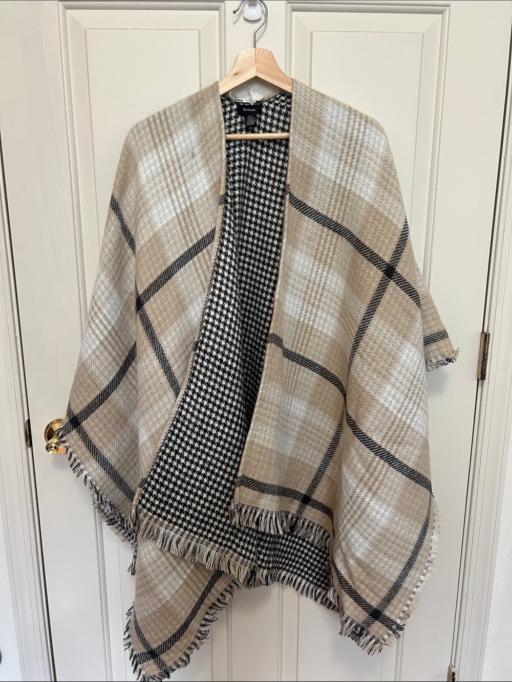 Plaid & Houndstooth Shawl Wrap - Beige, Black, White